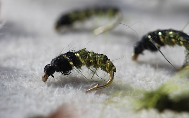 Рыболовные мушки и приманки